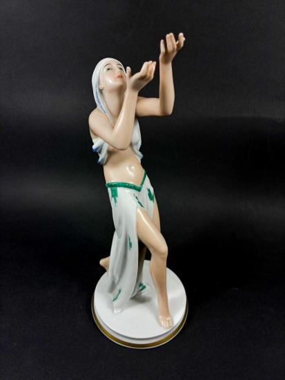 Porcelánova socha tanečnice - 4 Porcelánova socha tanečnice - 4