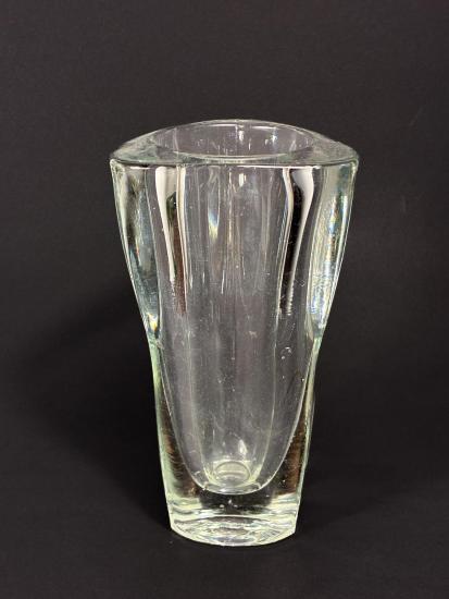 Čirá trojhranná váza, 20 cm - 1 Čirá trojhranná váza, 20 cm - 1