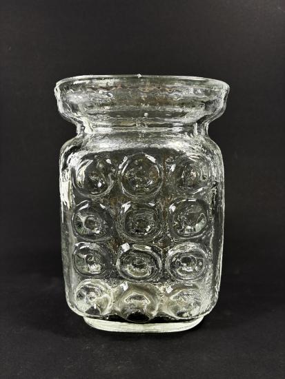 Lisovaná váza s důlkovým dekorem, 17 cm - 1 Lisovaná váza s důlkovým dekorem, 17 cm - 1