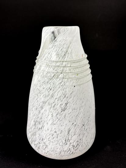 Vázička z hutního skla, 14 cm - 1 Vázička z hutního skla, 14 cm - 1
