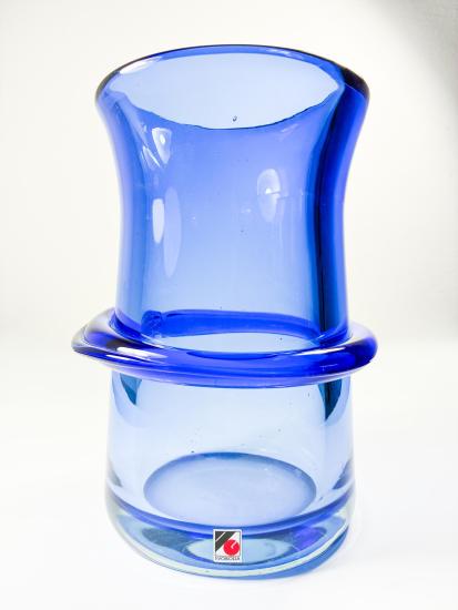 Skleněná - modrá váza s prstencem, 24 cm - 1 Skleněná - modrá váza s prstencem, 24 cm - 1