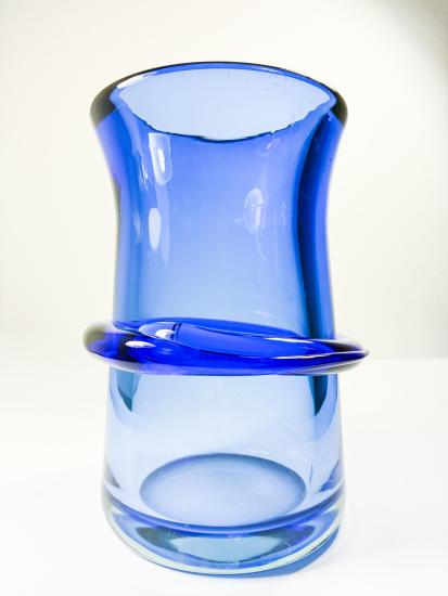 Skleněná - modrá váza s prstencem, 24 cm - 3 Skleněná - modrá váza s prstencem, 24 cm - 3