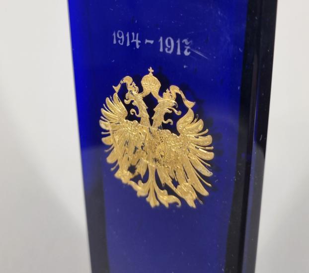 Trojhranná kobaltová váza Rakousko-Uhersko