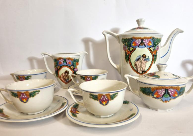 Porcelánový ručně malovaný servis na kávu