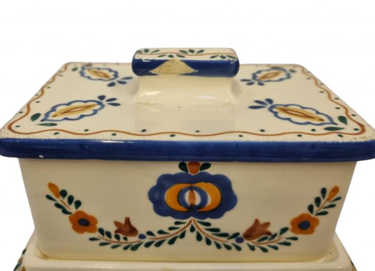 Porcelánová dóza s lidovým motivem