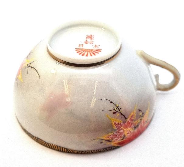 Ručně malovaný porcelánový šálek s podšálkem