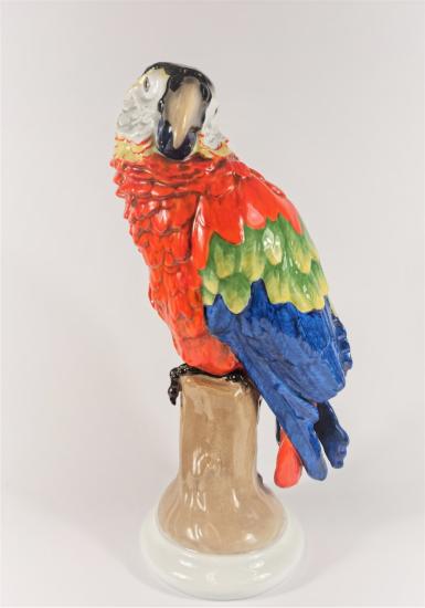 Porcelánová soška - barevný papoušek