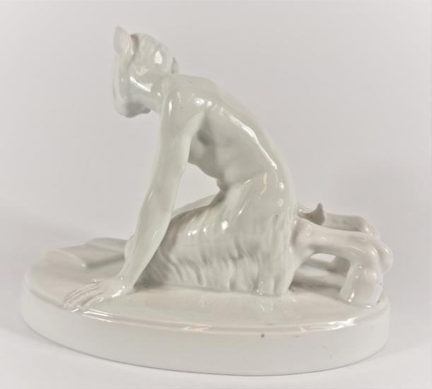 Porcelánová soška, faun
