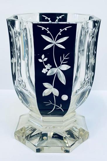 Váza art deco