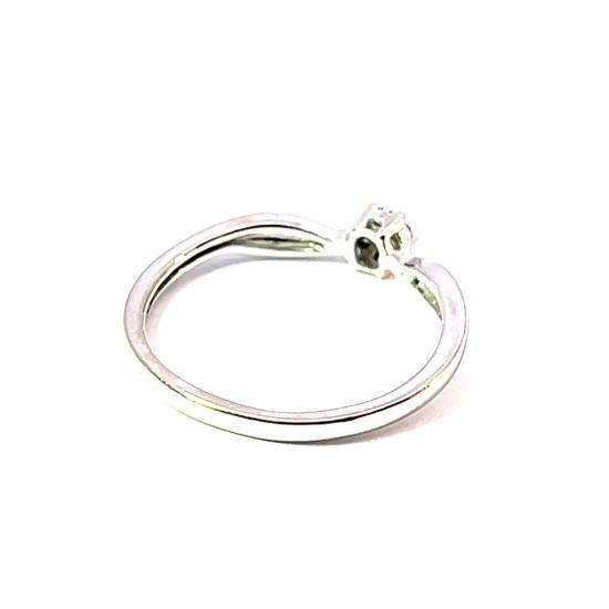 Zlatý prsten z bílého zlata zdobený diamanty, vel. 53