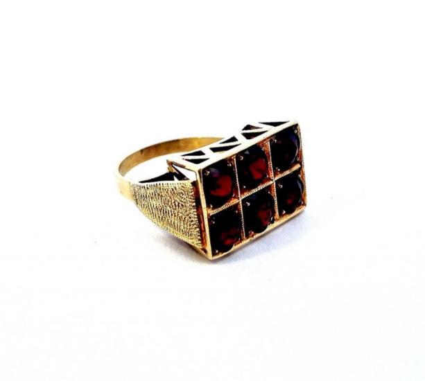 Zlatý prsten s českými granáty 3,54 ct, vel. 53