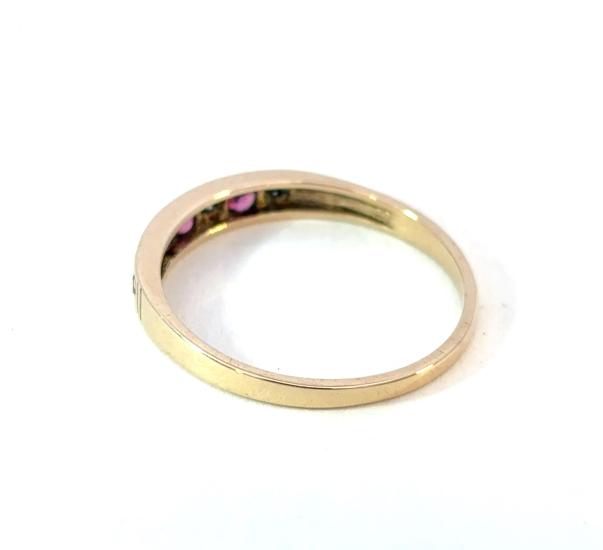 Zlatý prsten s rubíny a diamanty, 9 k, vel. 56 - 7