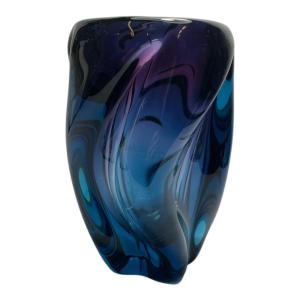 Hutní váza se spirálou