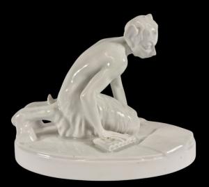 Porcelánová soška, faun