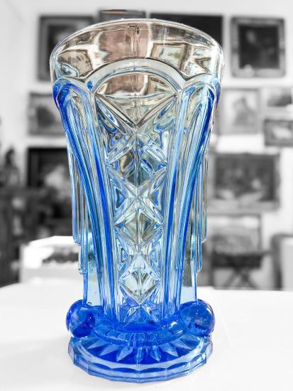 Modrá lisovaná váza Art deco, 23 cm - 1 Modrá lisovaná váza Art deco, 23 cm - 1