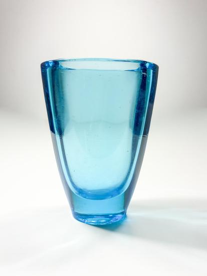 Modrá vázička 12 cm - 1 Modrá vázička 12 cm - 1