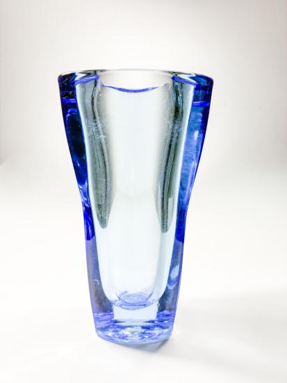 Modrá trojhraná váza 20 cm - 1 Modrá trojhraná váza 20 cm - 1