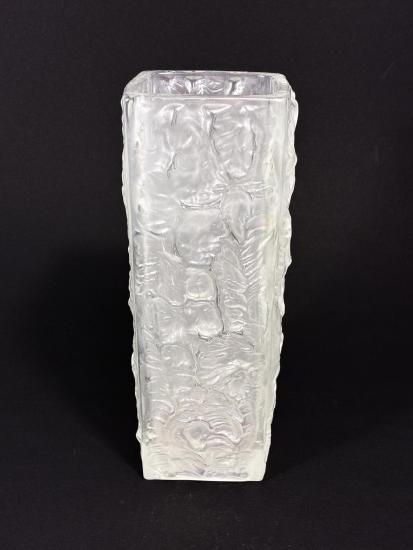 Lisovaná váza Moravia- Sklo Union Rosice, výška 20 cm - 3 Lisovaná váza Moravia- Sklo Union Rosice, výška 20 cm - 3