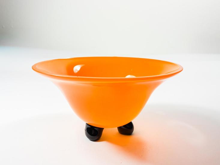 Zářivě oranžová miska Tango na nožkách, průměr 15 cm - 1 Zářivě oranžová miska Tango na nožkách, průměr 15 cm - 1