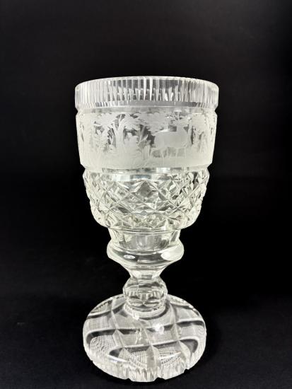 Broušený pohárek s loveckým motivem, 16 cm - 1 Broušený pohárek s loveckým motivem, 16 cm - 1