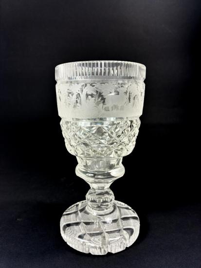 Broušený pohárek s loveckým motivem, 16 cm - 4 Broušený pohárek s loveckým motivem, 16 cm - 4