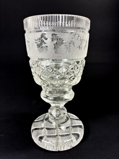 Broušený pohárek s loveckým motivem, 16 cm - 3 Broušený pohárek s loveckým motivem, 16 cm - 3