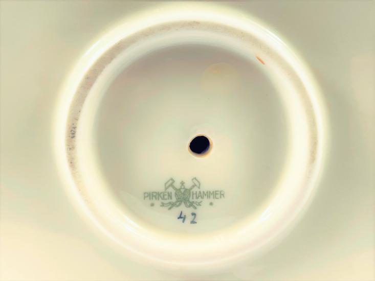 Porcelánová busta - Madona s Ježíškem
