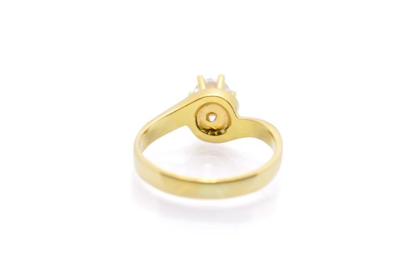 Zlatý prsten se zirkonem, vel. 53