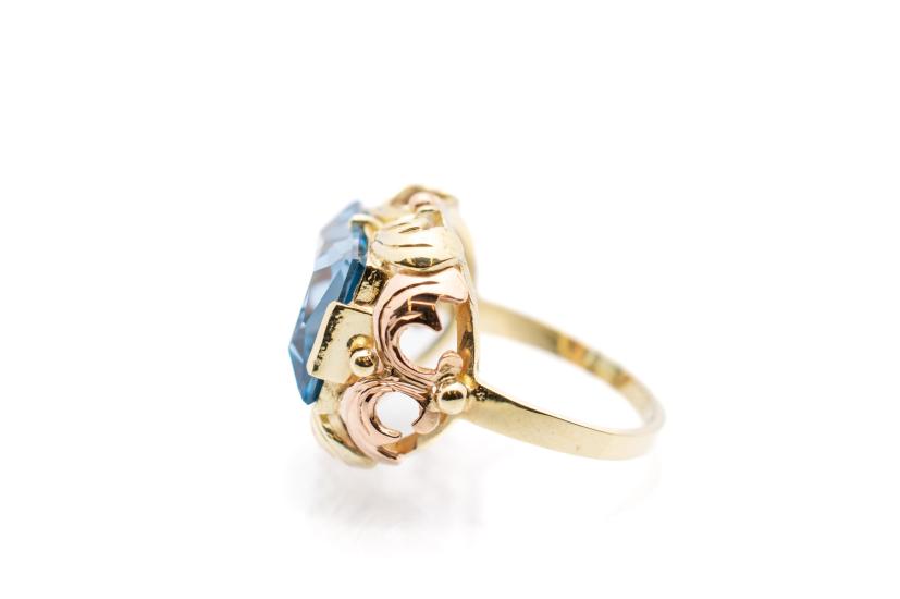 Zlatý prsten s modrým kamenem - topaz, vel. 54