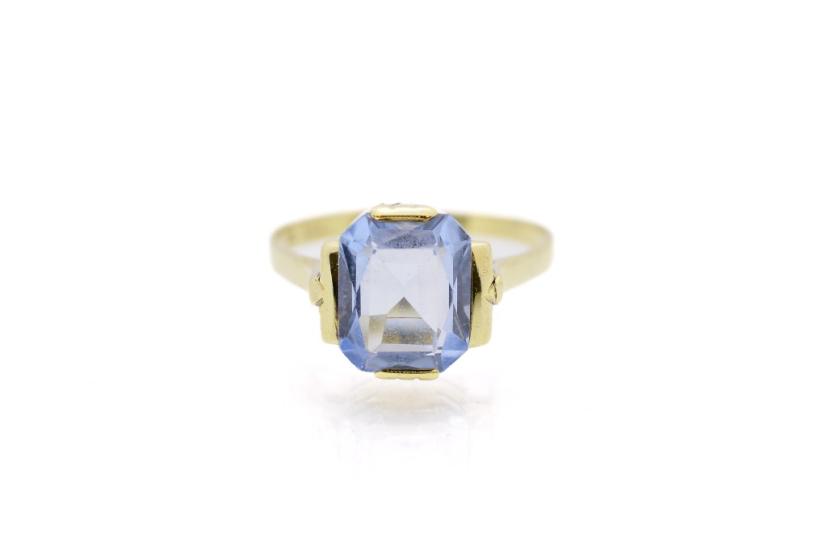 Starožitný zlatý prsten s modrým kamenem - topaz, vel. 57