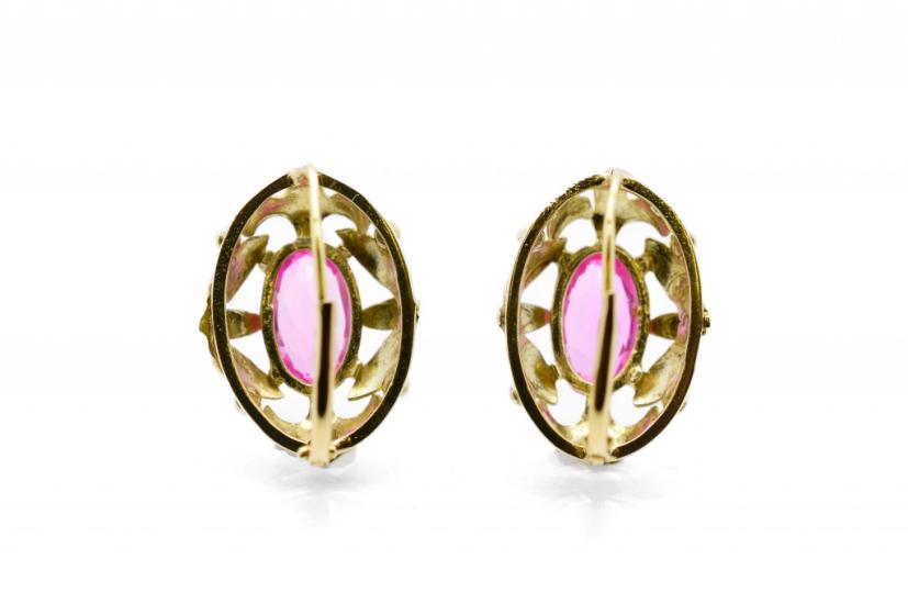 Zlaté náušnice s růžovým kamenem, visací