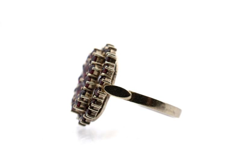 Stříbrný prsten s českými granáty, vel. 56