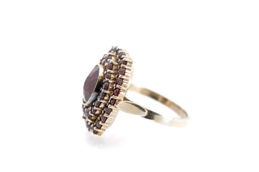 Stříbrný prsten s českými granáty, vel. 56,5