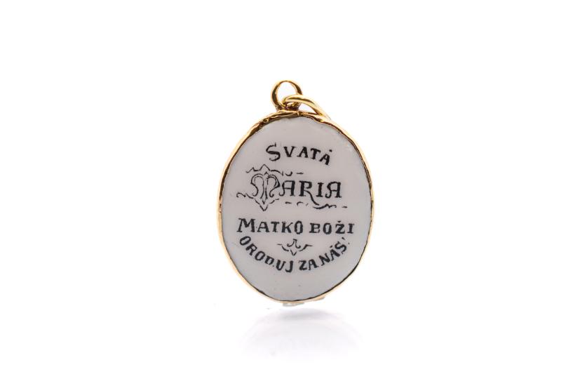 Zlatý přívěsek Madonka