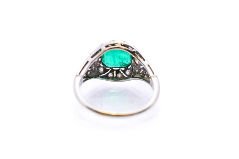 Art deco prsten se smaragdem a diamanty, vel. 56