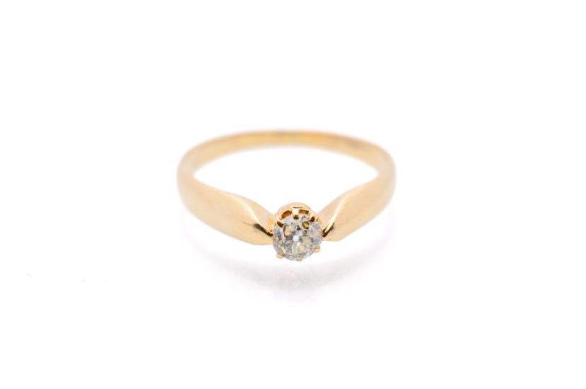 Starožitný zlatý prsten s diamantem, vel. 53
