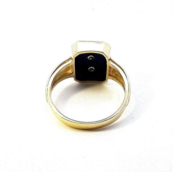 Zlatý pánský prsten s onyxem a monogramem, vel. 62