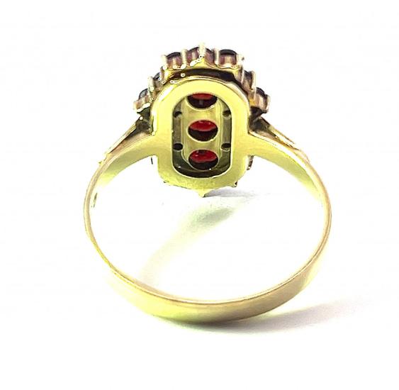 Zlatý prsten s českými granáty, vel. 56