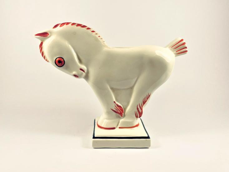 Art deco držák na ubrousky ve tvaru koníka