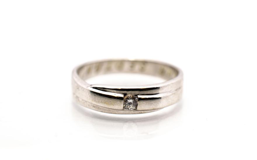 Zlatý prsten se zirkonem, vel. 62