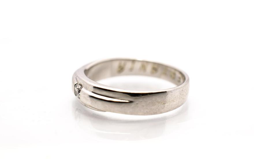 Zlatý prsten se zirkonem, vel. 62