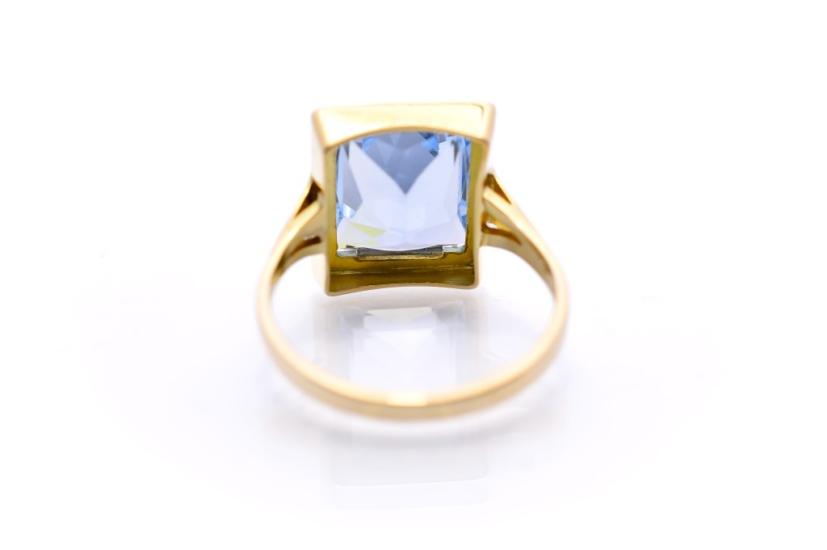 Zlatý prsten s modrým kamenem - topaz, vel. 58