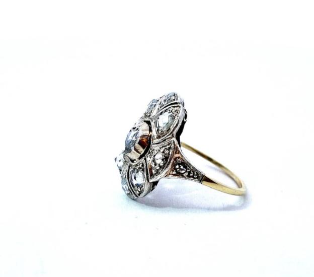 Zlatý prsten s diamantovými routami, vel. 56