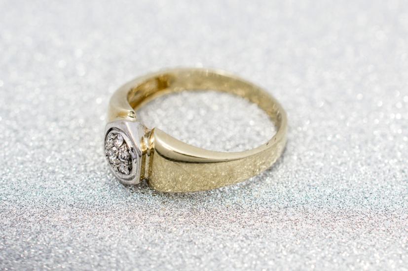 Zlatý prsten s brilianty 0,5 ct, vel.55