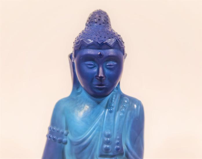 Modrý Buddha, sklo