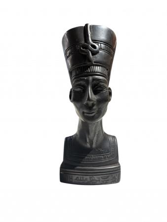 Busta královny Nefertiti