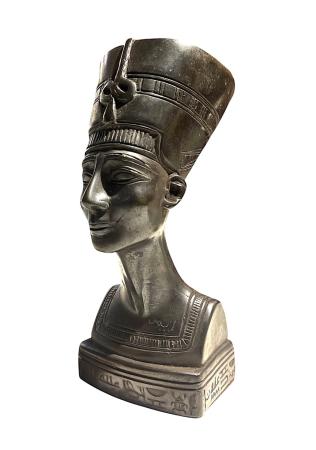 Busta královny Nefertiti