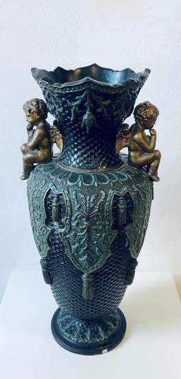 Dekorativní váza s andělíčky