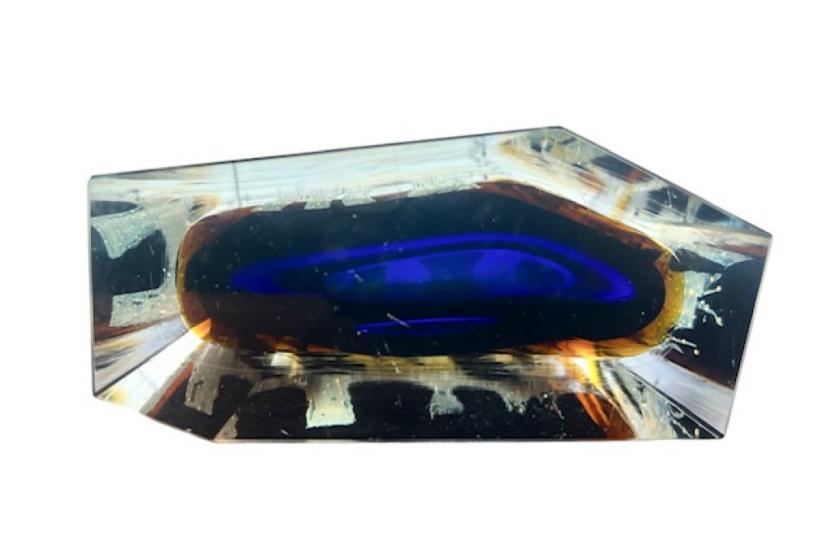 Váza se zataveným stříbrem, Exbor