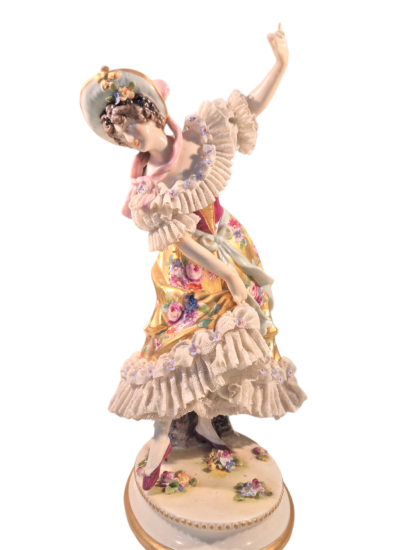 Porcelánová soška - tanečnice s tylovou sukýnkou